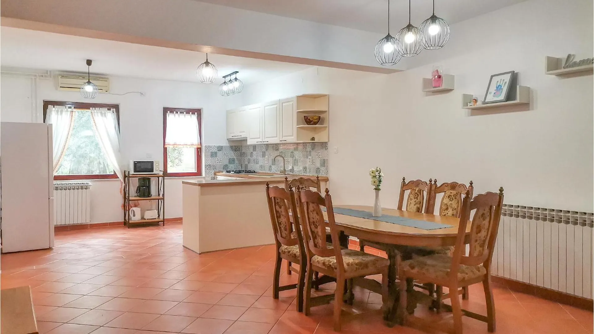 4 Bedroom Pet Friendly Apartment In Fazana